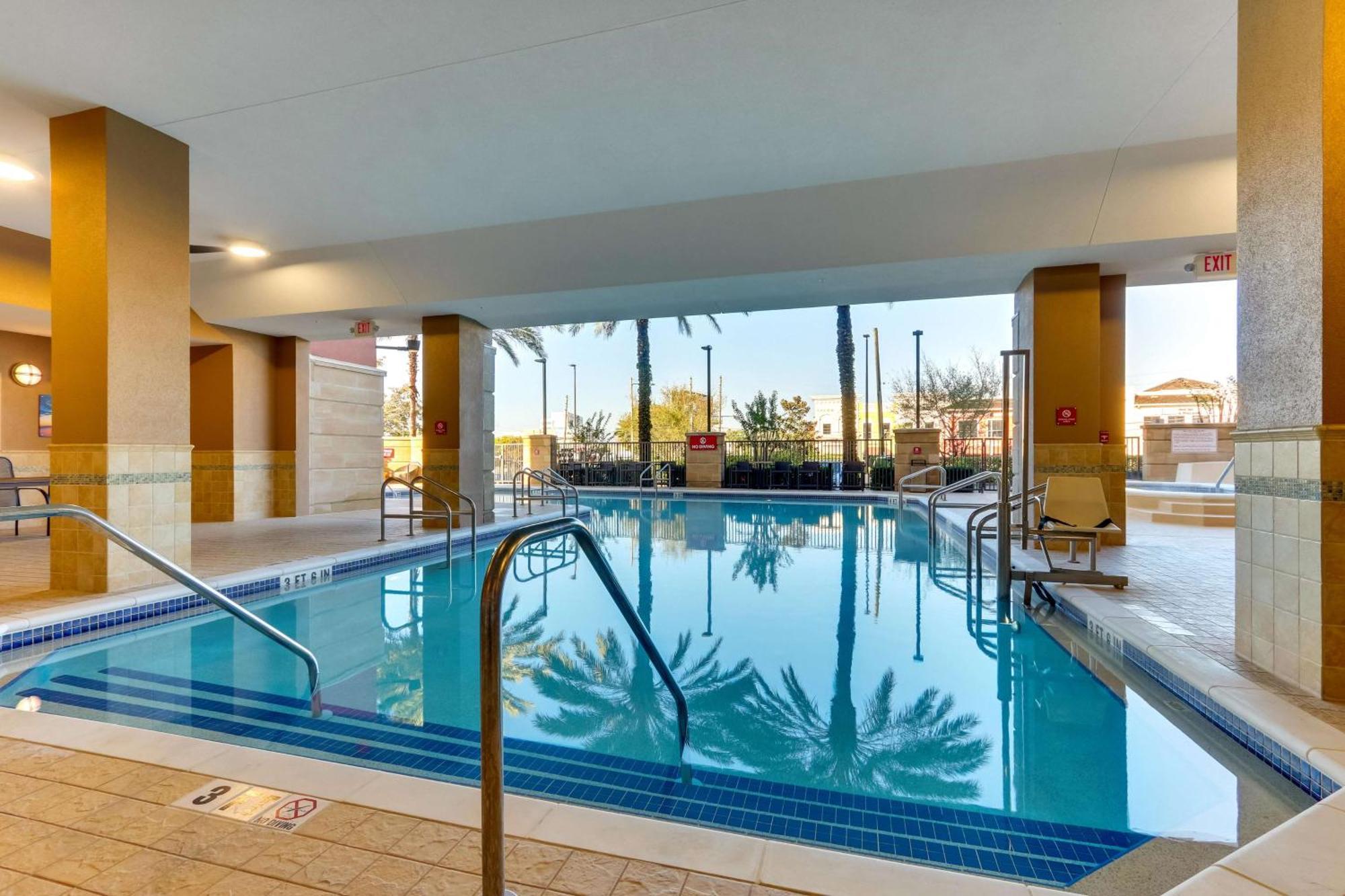 Drury Inn & Suites Orlando Near Universal Orlando Resort Eksteriør bilde